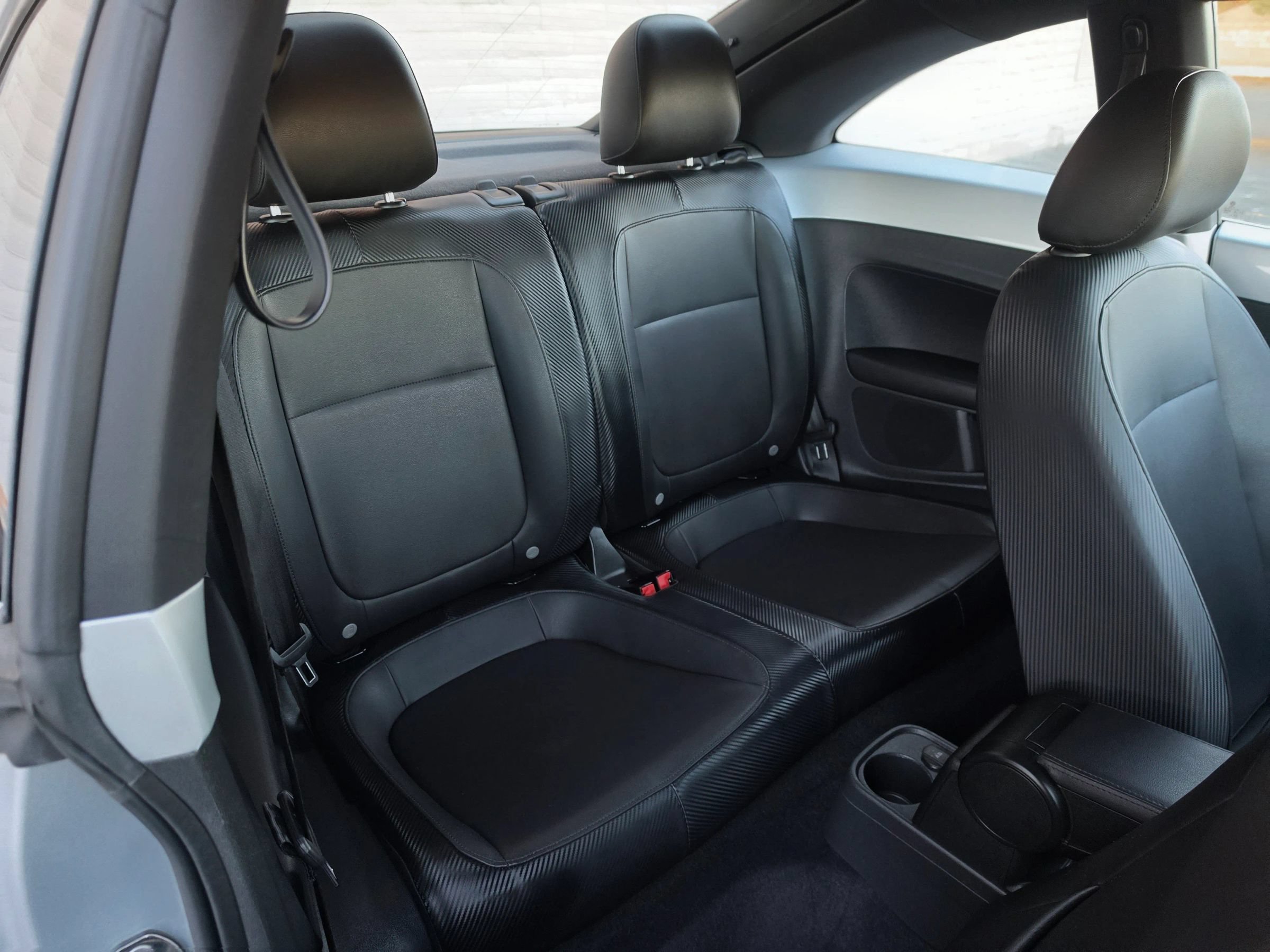 Used 2013 Volkswagen Beetle TDI FWD image 18