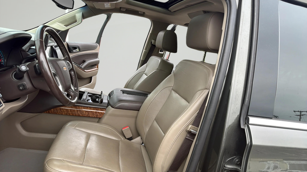 Used 2019 Chevrolet Suburban Premier AWD/4WD image 15