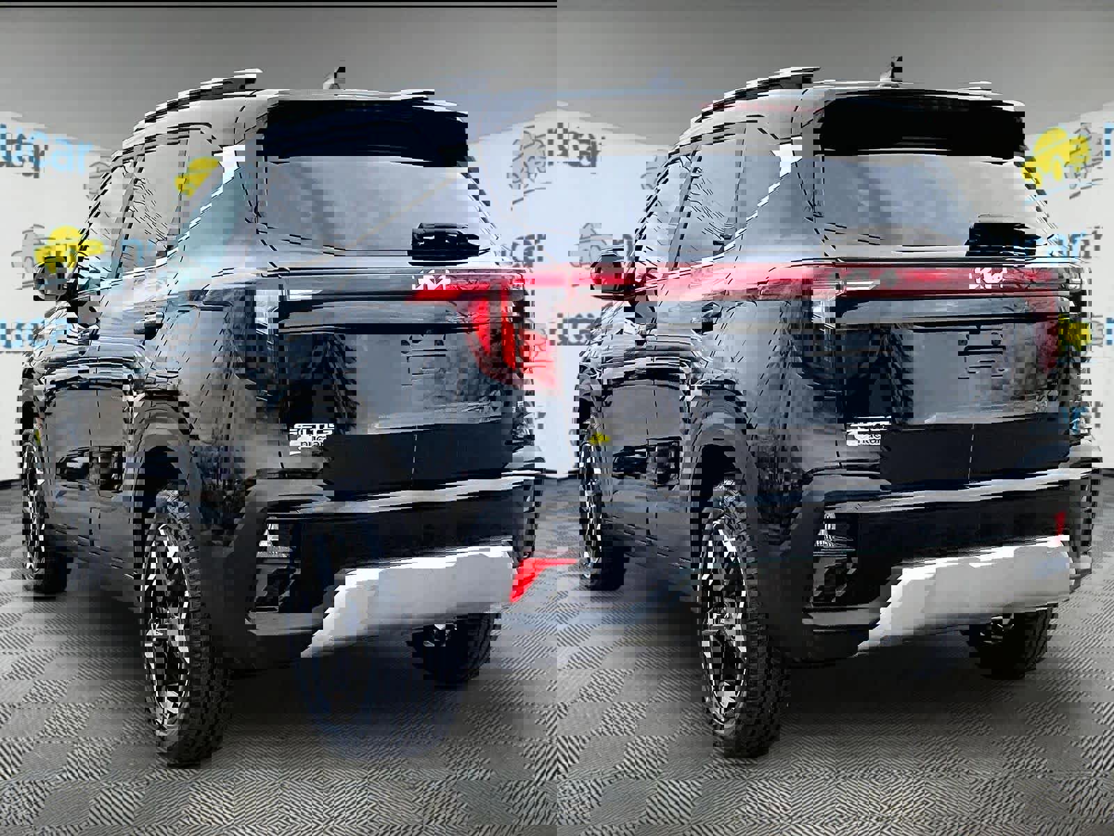 Used 2024 Kia Seltos EX image 4