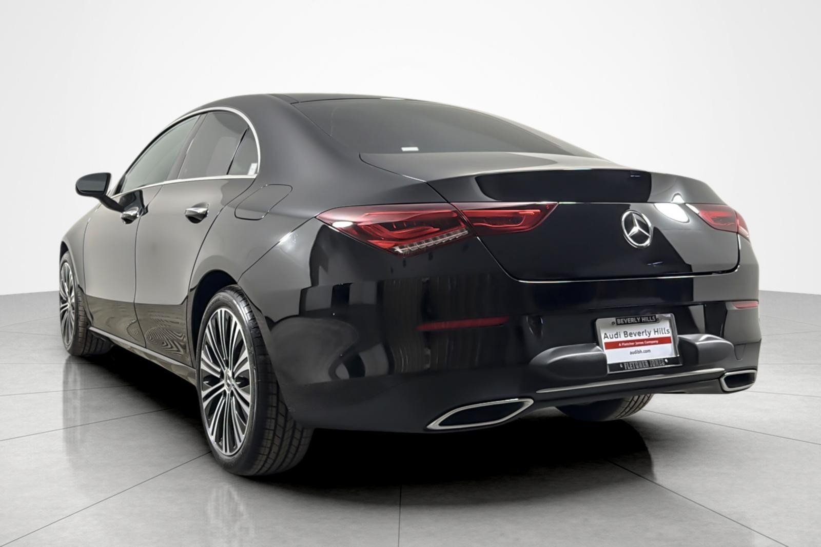 Used 2023 Mercedes-Benz CLA 250 w/ Premium Package image 3