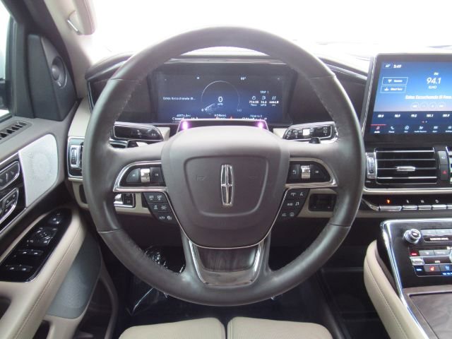 Used 2022 Lincoln Navigator Reserve image 40