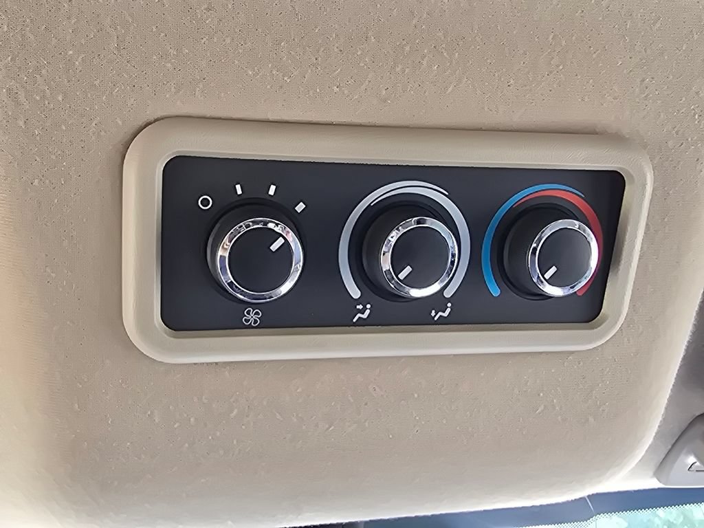 Used 2023 Chevrolet Express 3500 LT w/ LT Preferred Equipment Group RWD image 35