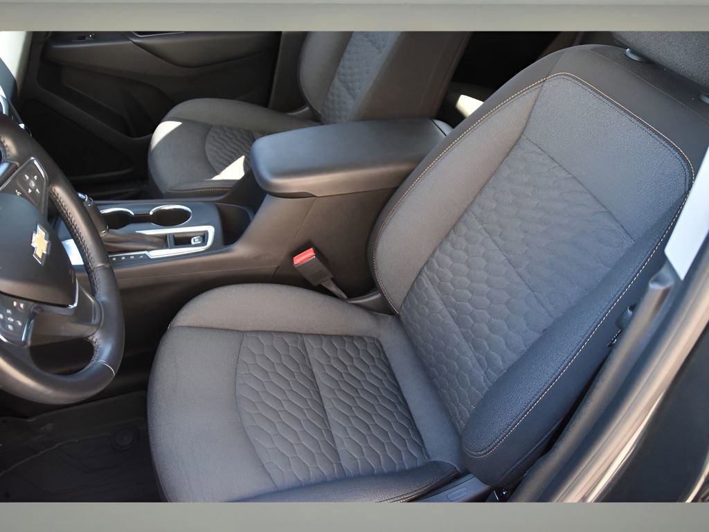 Used 2020 Chevrolet Equinox LT w/ Driver Convenience Package image 14