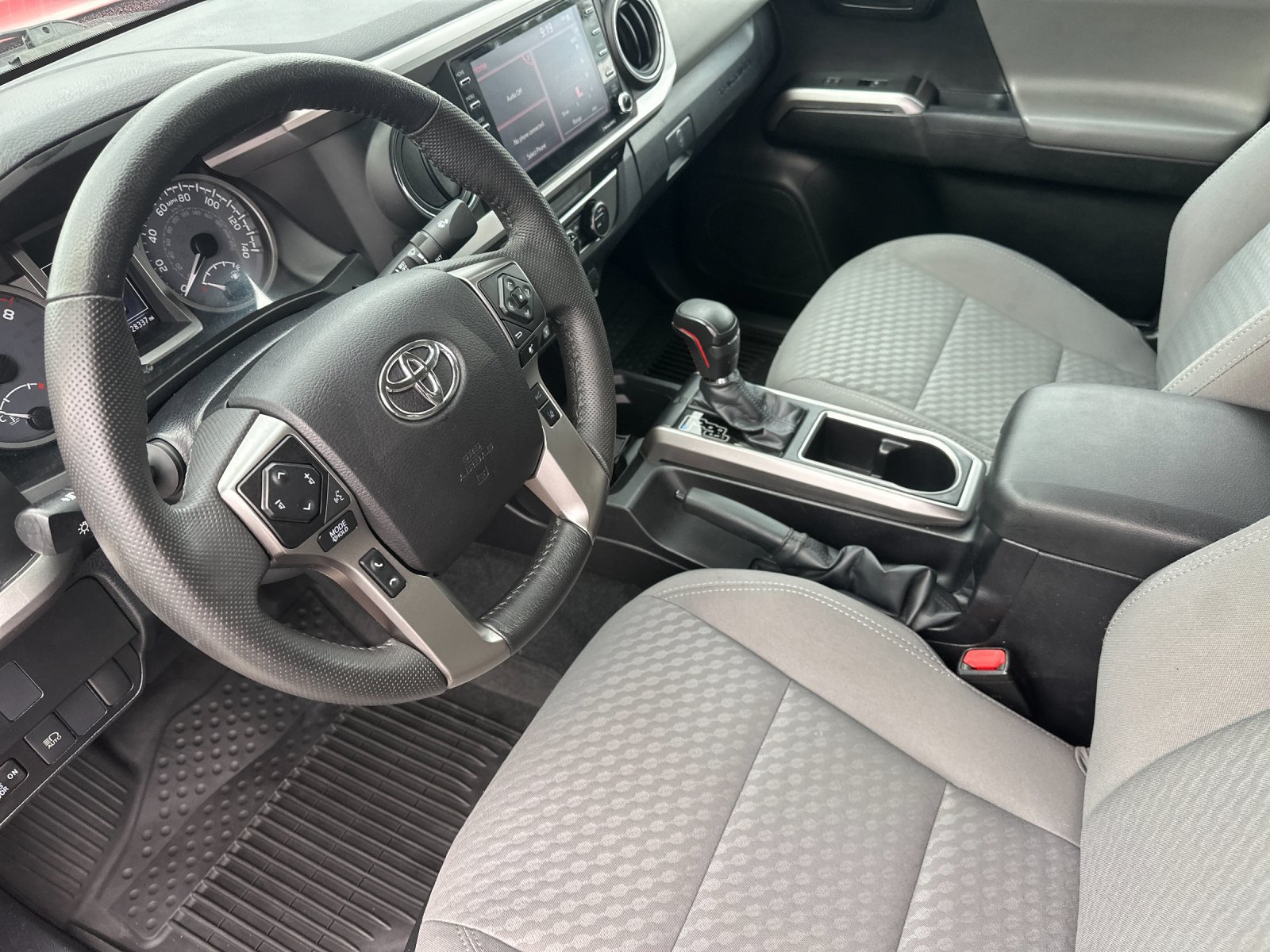 Used 2021 Toyota Tacoma SR5 w/ Technology Package AWD/4WD image 10