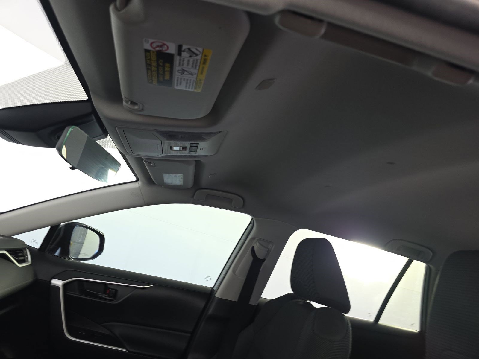 Used 2024 Toyota RAV4 LE AWD/4WD image 17