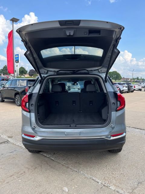 Used 2023 GMC Terrain SLT AWD/4WD image 5