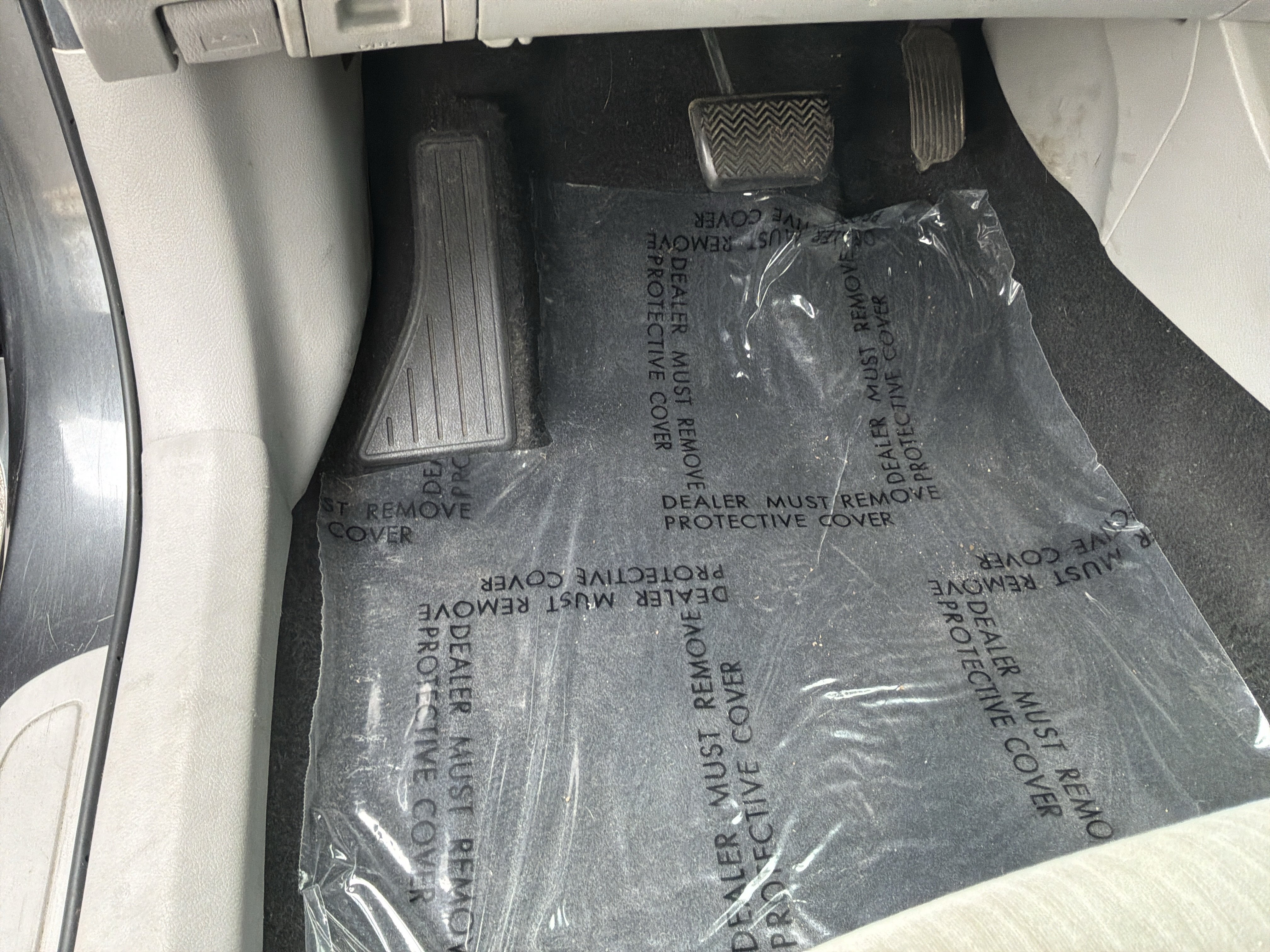 Used 2010 Toyota Corolla LE w/ All Weather Guard Pkg FWD image 17