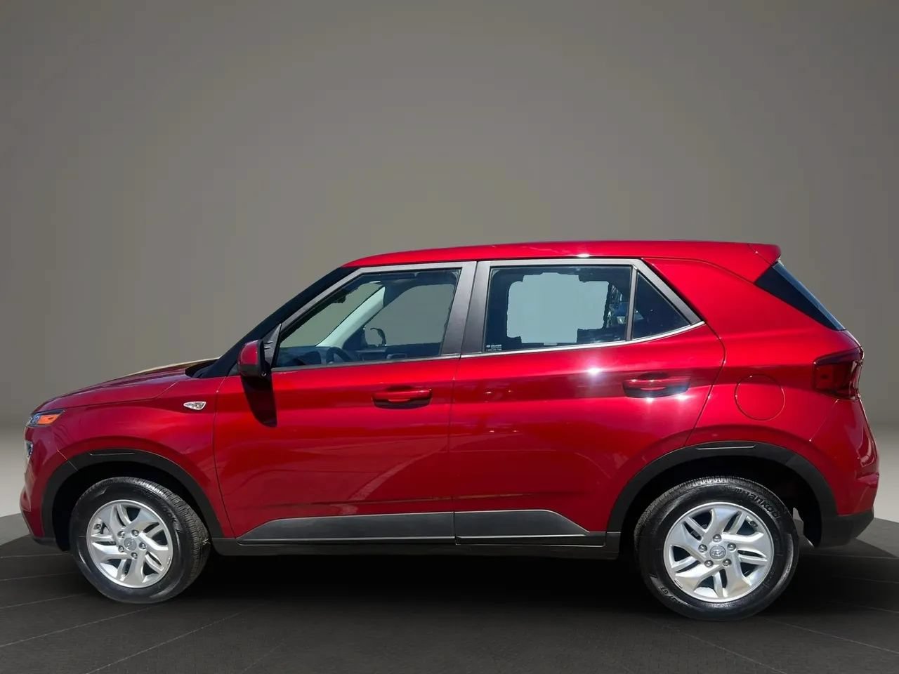 Used 2025 Hyundai Venue SE FWD image 8