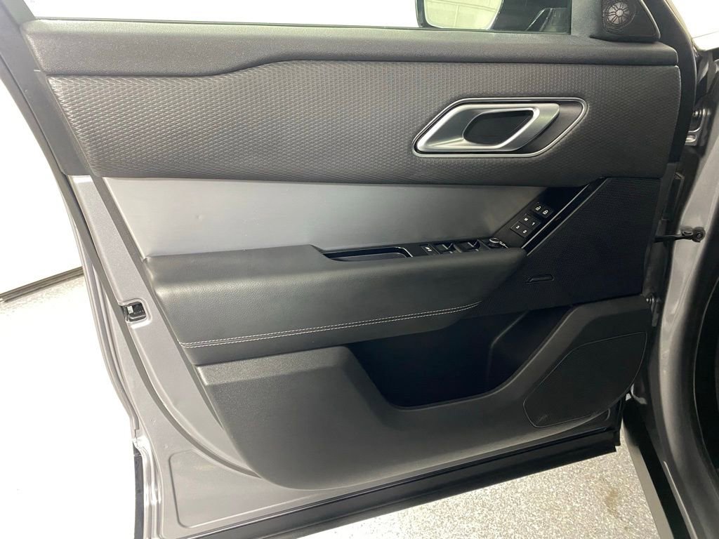 Used 2021 Land Rover Range Rover Velar R-Dynamic S image 11