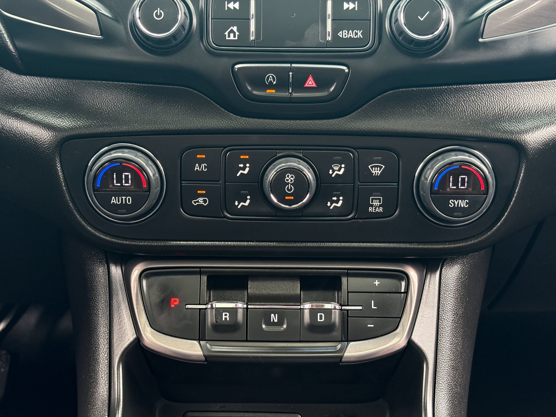 Used 2022 GMC Terrain AT4 AWD/4WD image 19