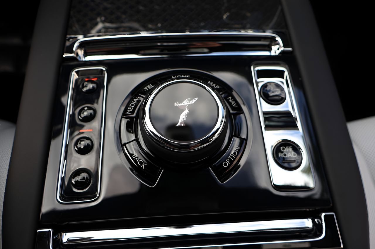 New 2026 Rolls-Royce Cullinan Black Badge AWD/4WD image 27