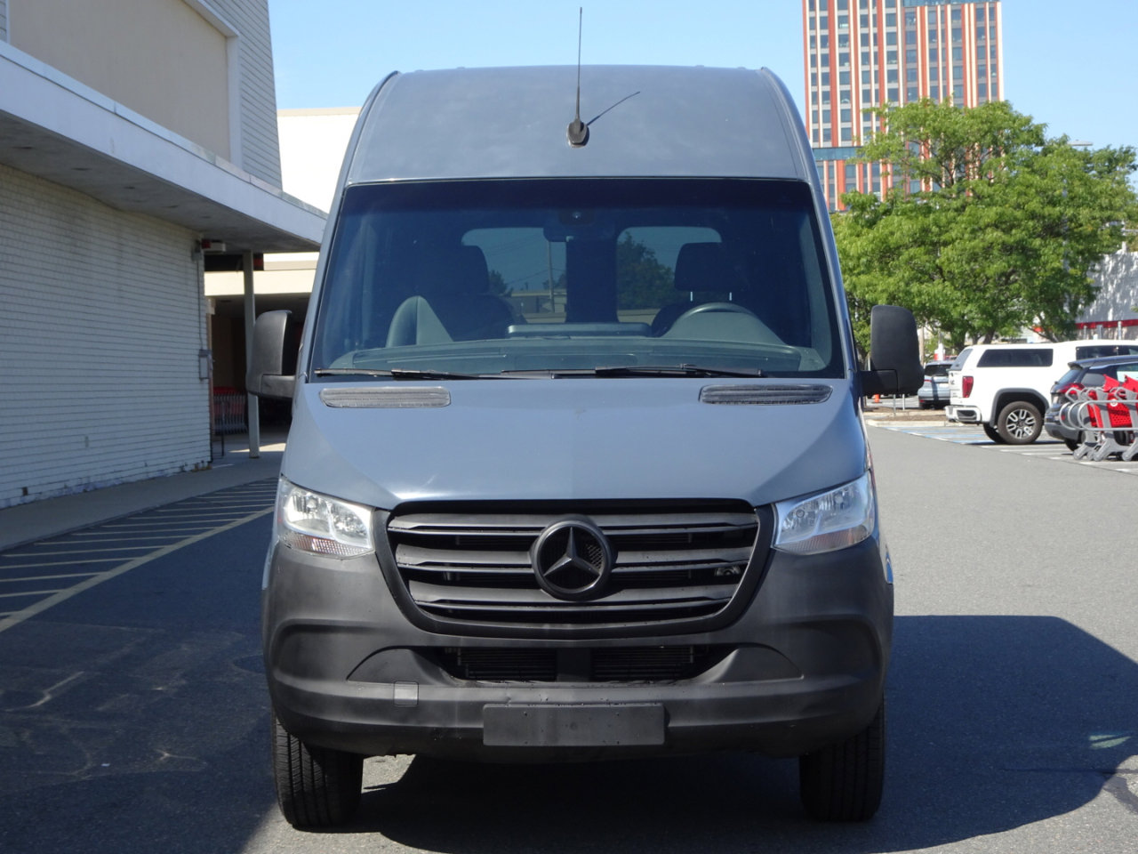Used 2019 Mercedes-Benz Sprinter 144 image 2