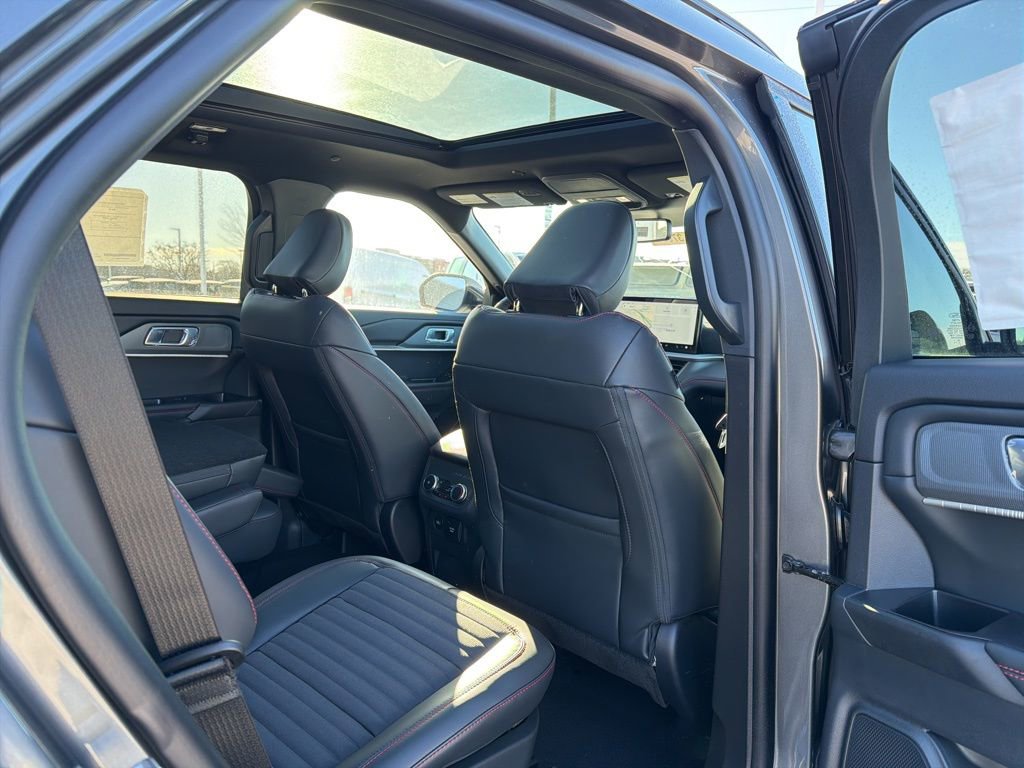 New 2026 Ford Explorer ST-Line w/ ST-Line Street Pack image 20