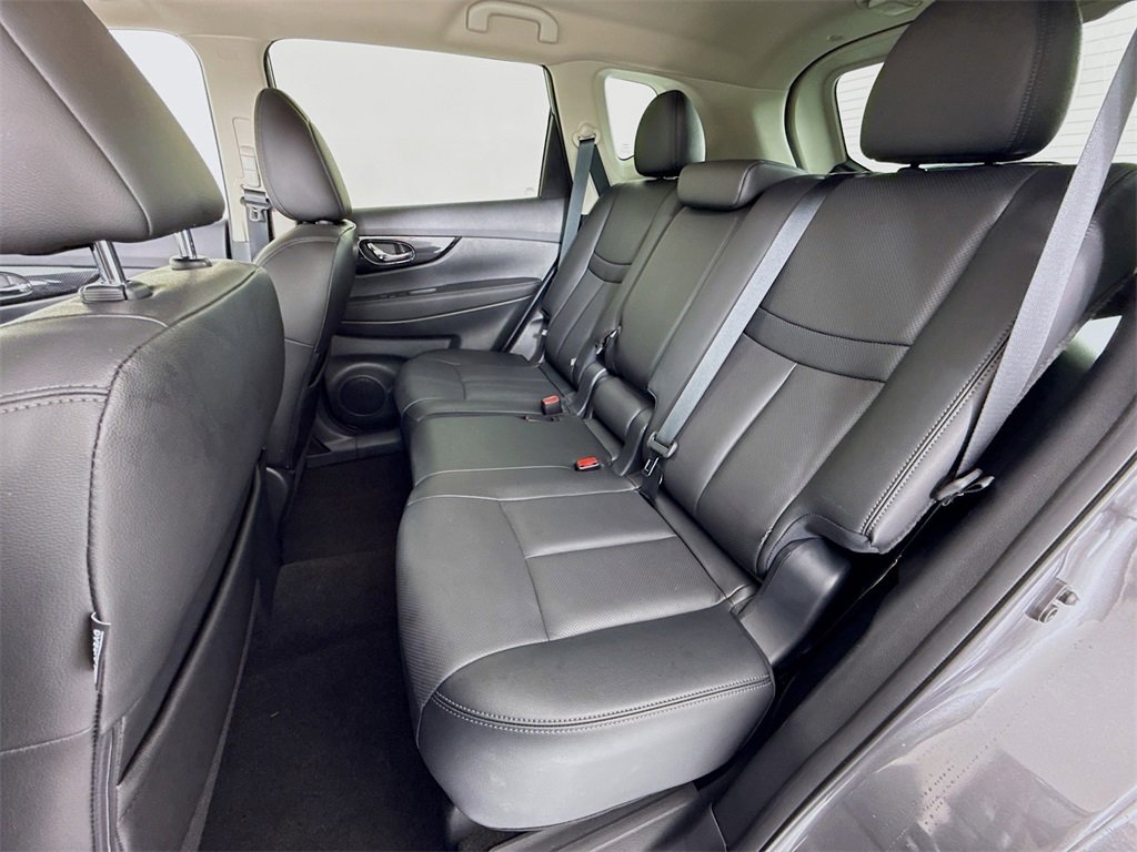 Used 2018 Nissan Rogue SL image 22