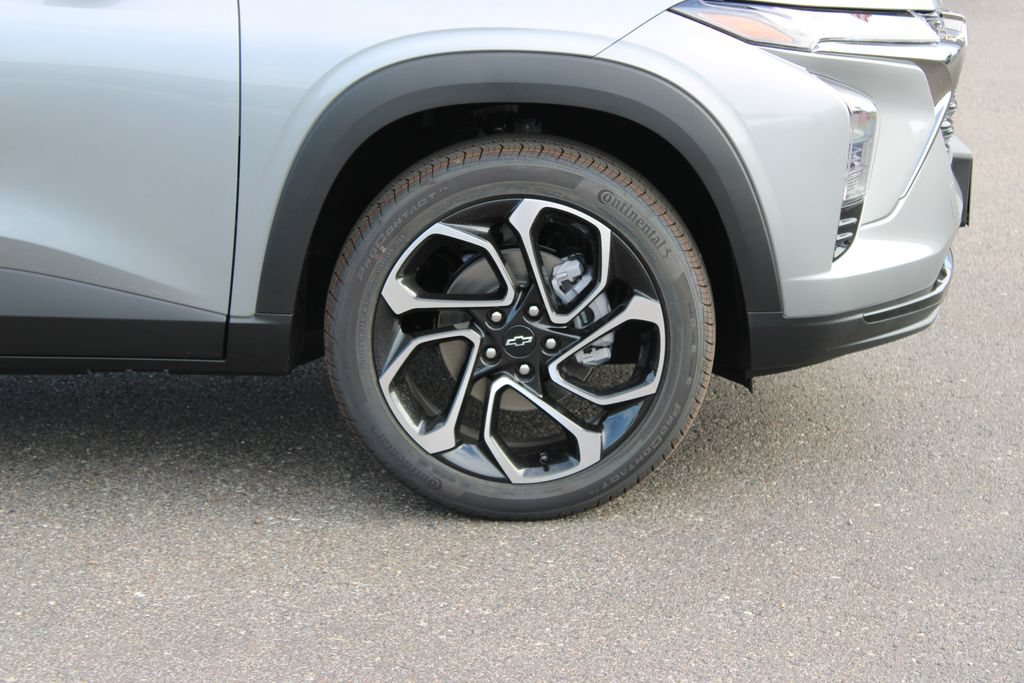 New 2026 Chevrolet Trax RS w/ Driver Confidence Package FWD image 12