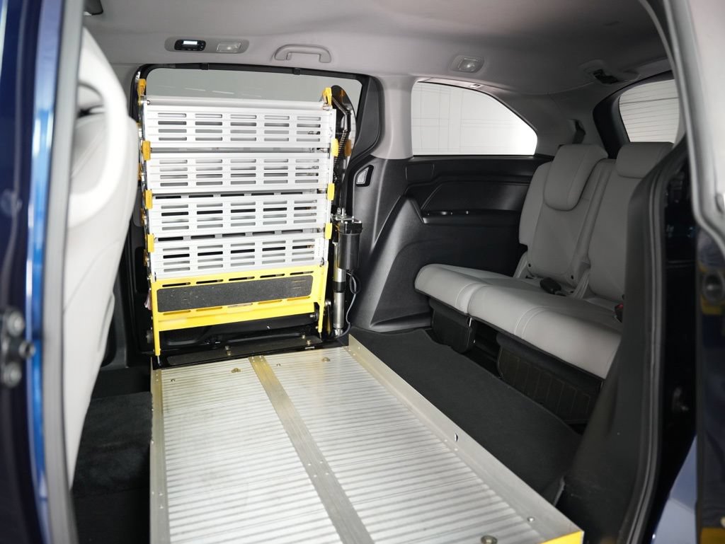 Used 2018 Honda Odyssey EX-L image 33