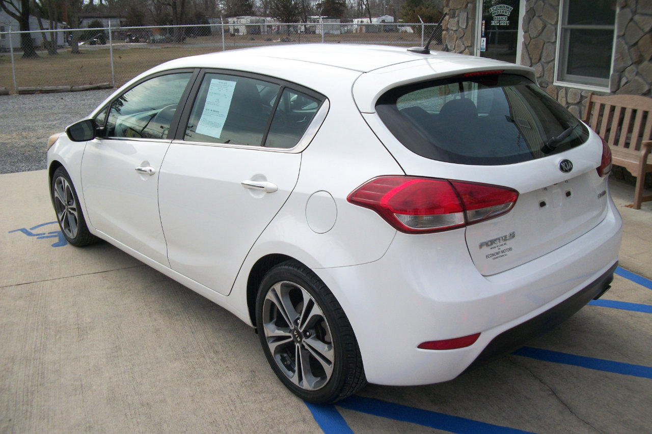 Used 2016 Kia Forte EX image 22