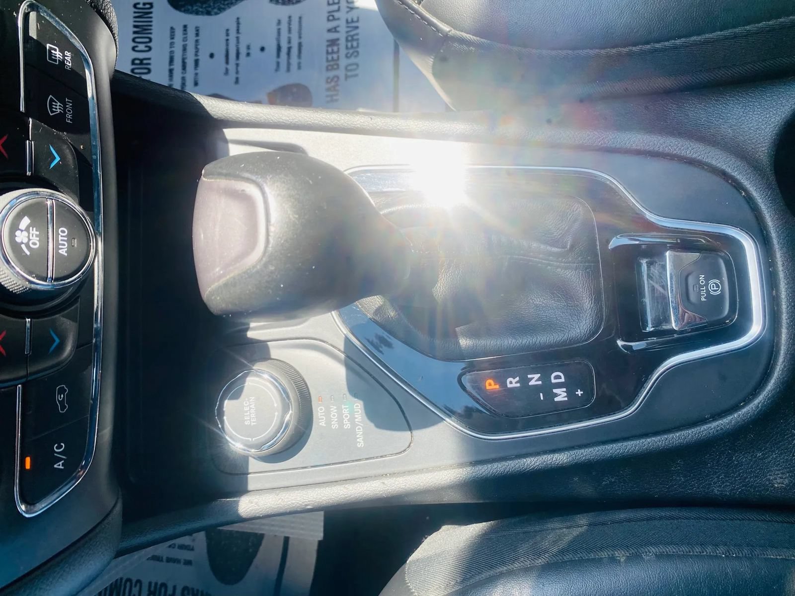 Used 2019 Jeep Cherokee Limited AWD/4WD image 17