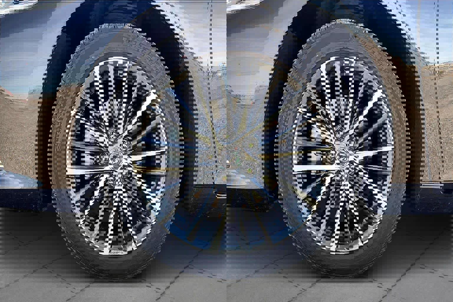 Used 2025 Lexus ES 300h w/ Premium Package image 9