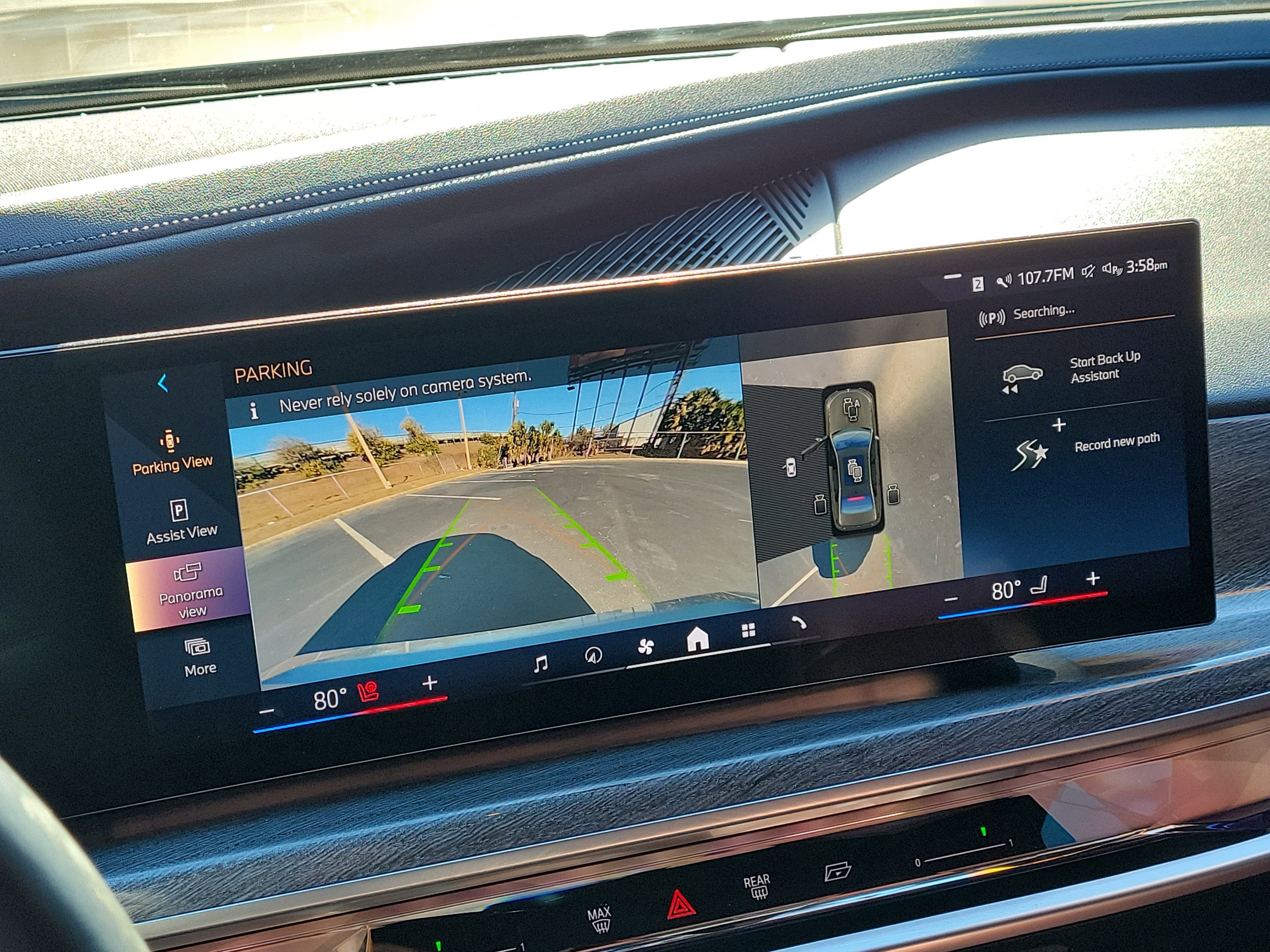 Used 2023 BMW 740i image 24