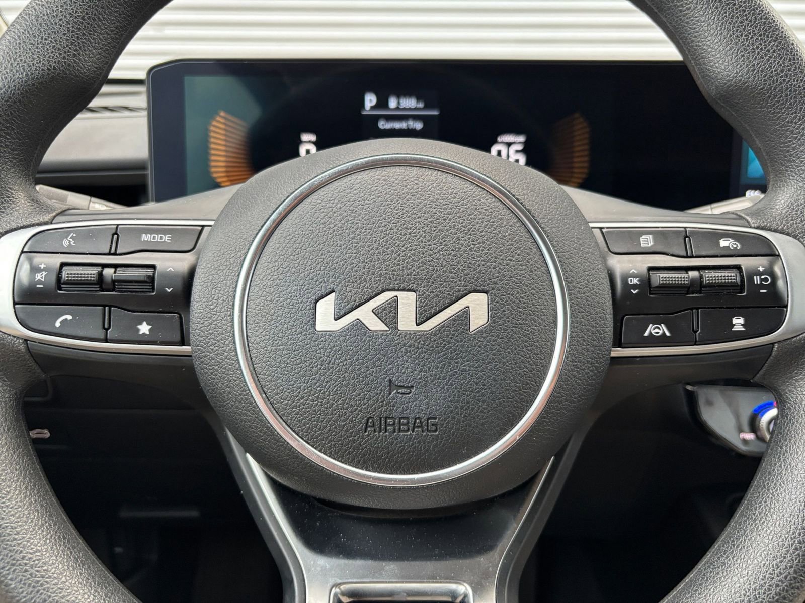 Used 2025 Kia K5 LXS image 27