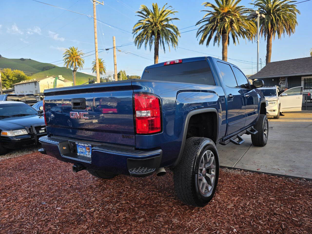 Used 2018 GMC Sierra 1500 SLE w/ SLE Value Package AWD/4WD image 9