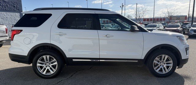 Used 2018 Ford Explorer XLT AWD/4WD image 8
