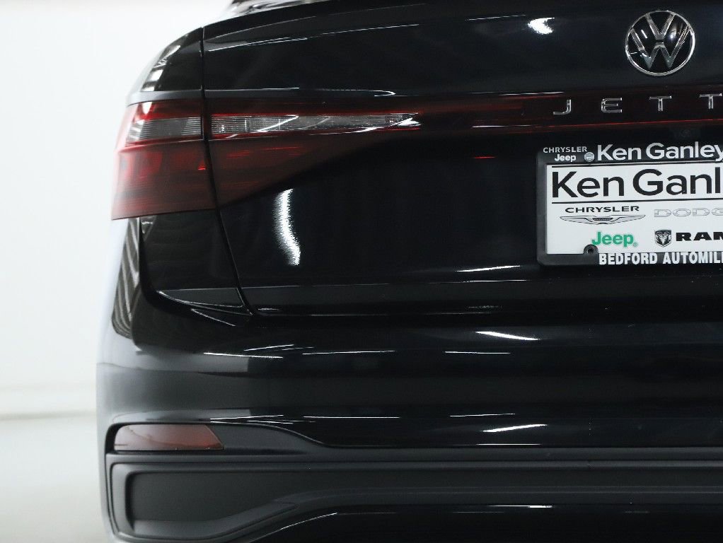 Used 2025 Volkswagen Jetta S image 42