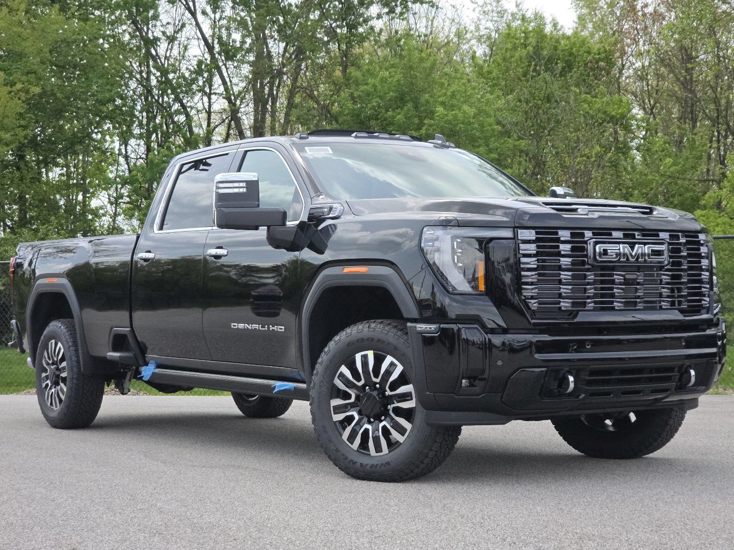 New 2026 GMC Sierra 3500 Denali Ultimate AWD/4WD image 2