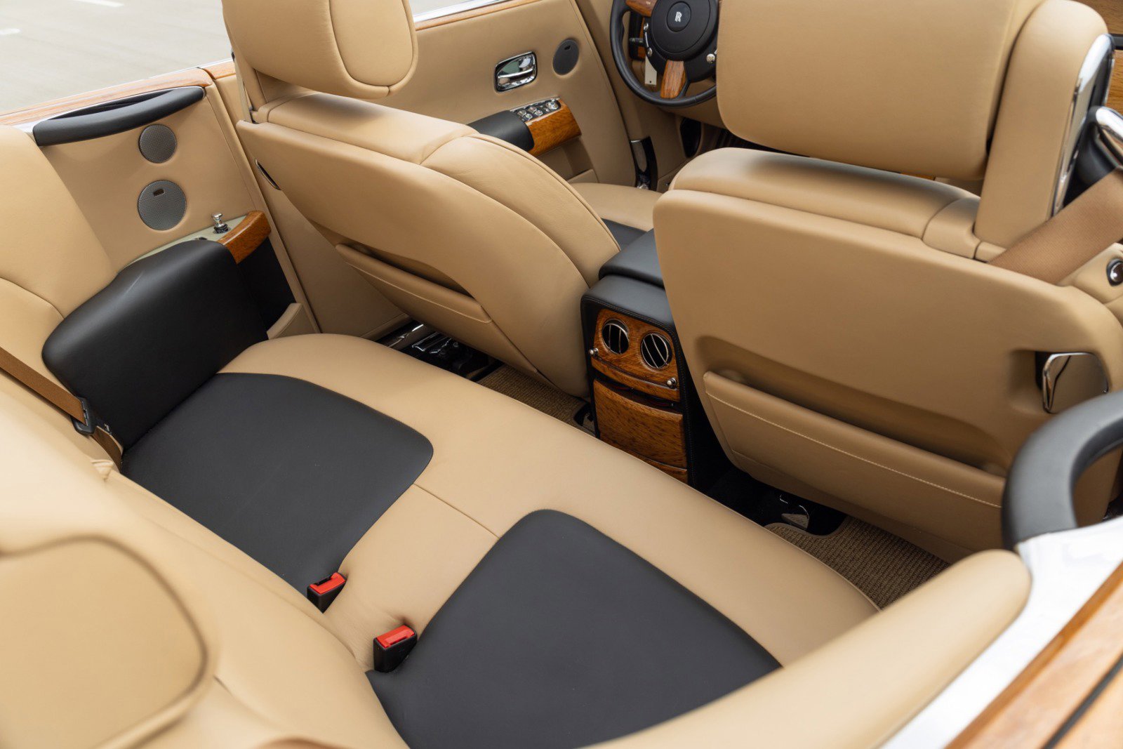 Used 2009 Rolls-Royce Phantom Drophead Coupe image 39