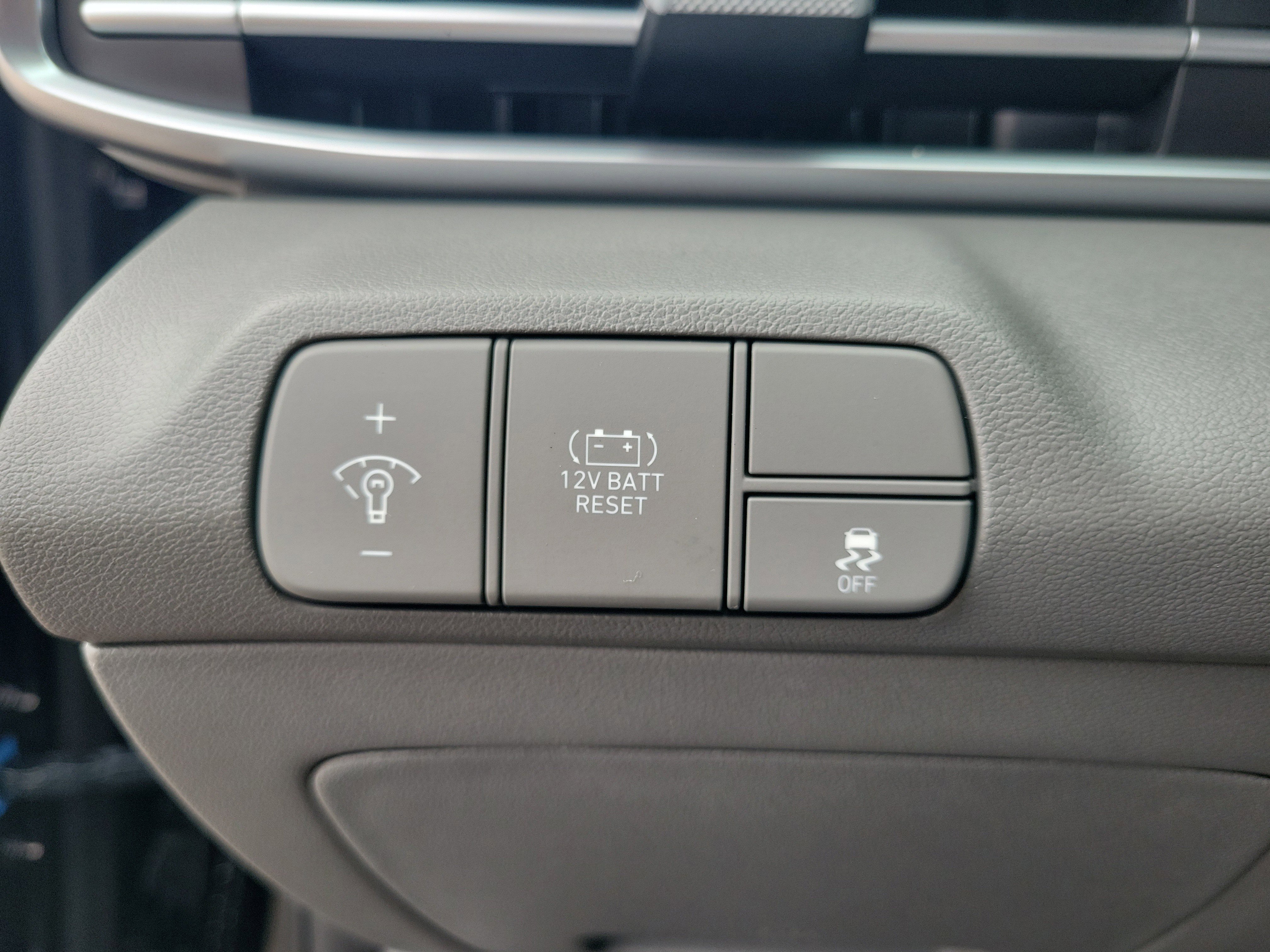 Certified 2025 Hyundai Elantra Hybrid FWD image 15
