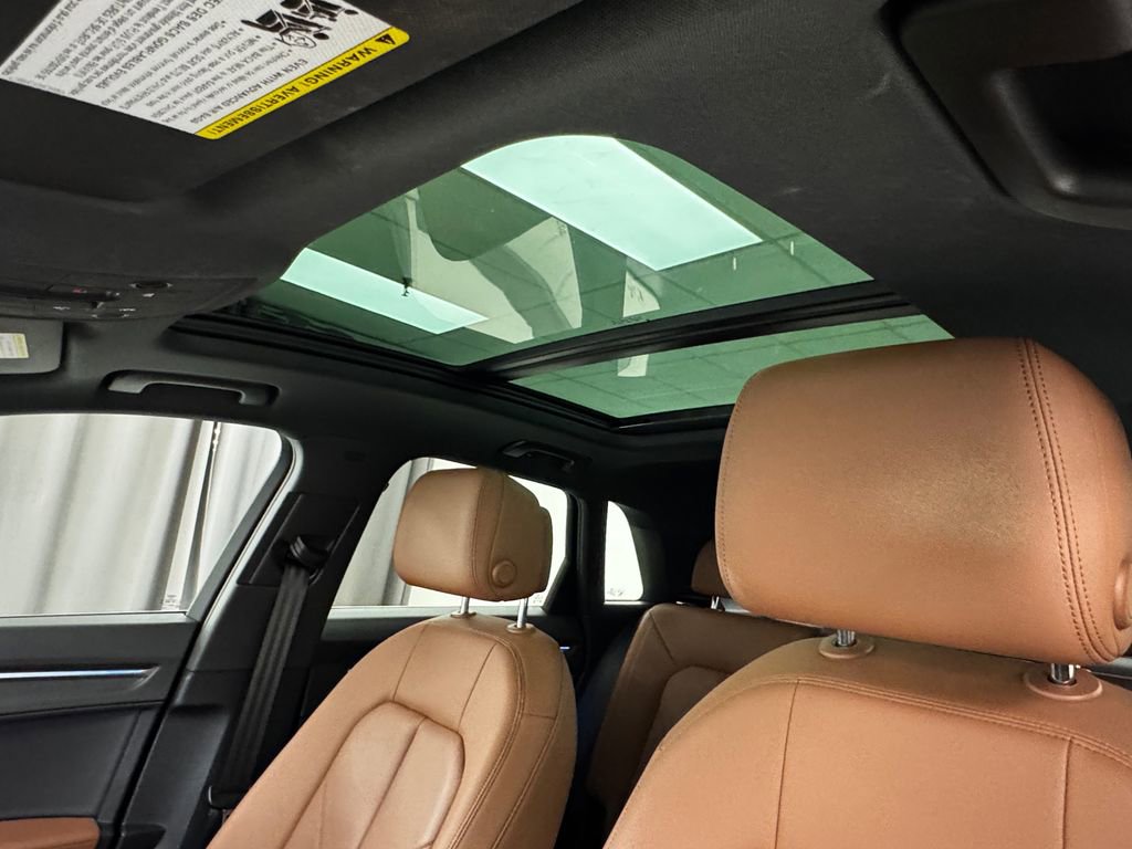 Used 2022 Audi Q3 2.0T Premium Plus w/ Premium Plus Package image 33