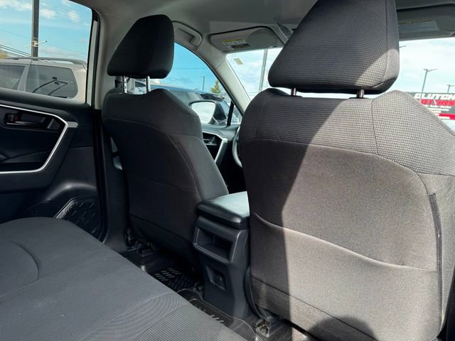 Used 2019 Toyota RAV4 LE AWD/4WD image 13