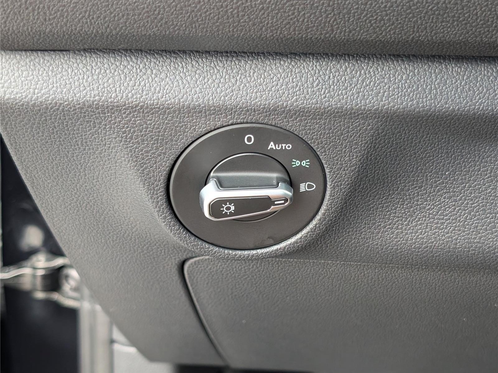 Used 2024 Volkswagen Jetta SE w/ Panoramic Sunroof Package FWD image 21