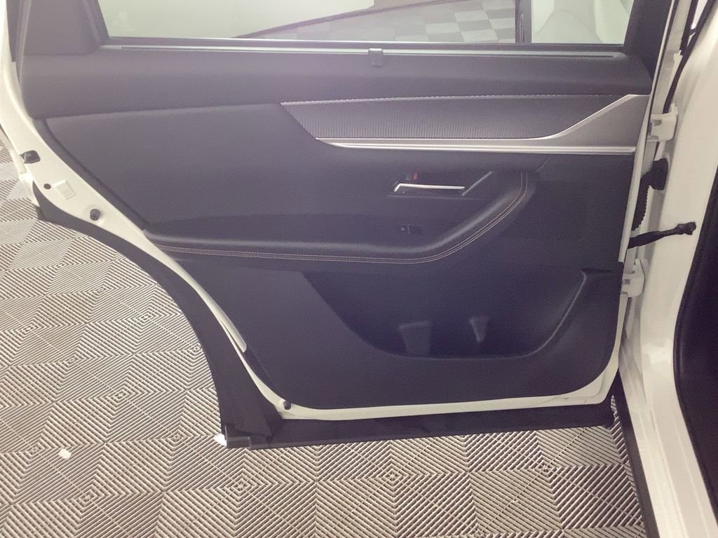 Certified 2024 MAZDA CX-90 Plug-In Hybrid w/ Premium Pkg image 18