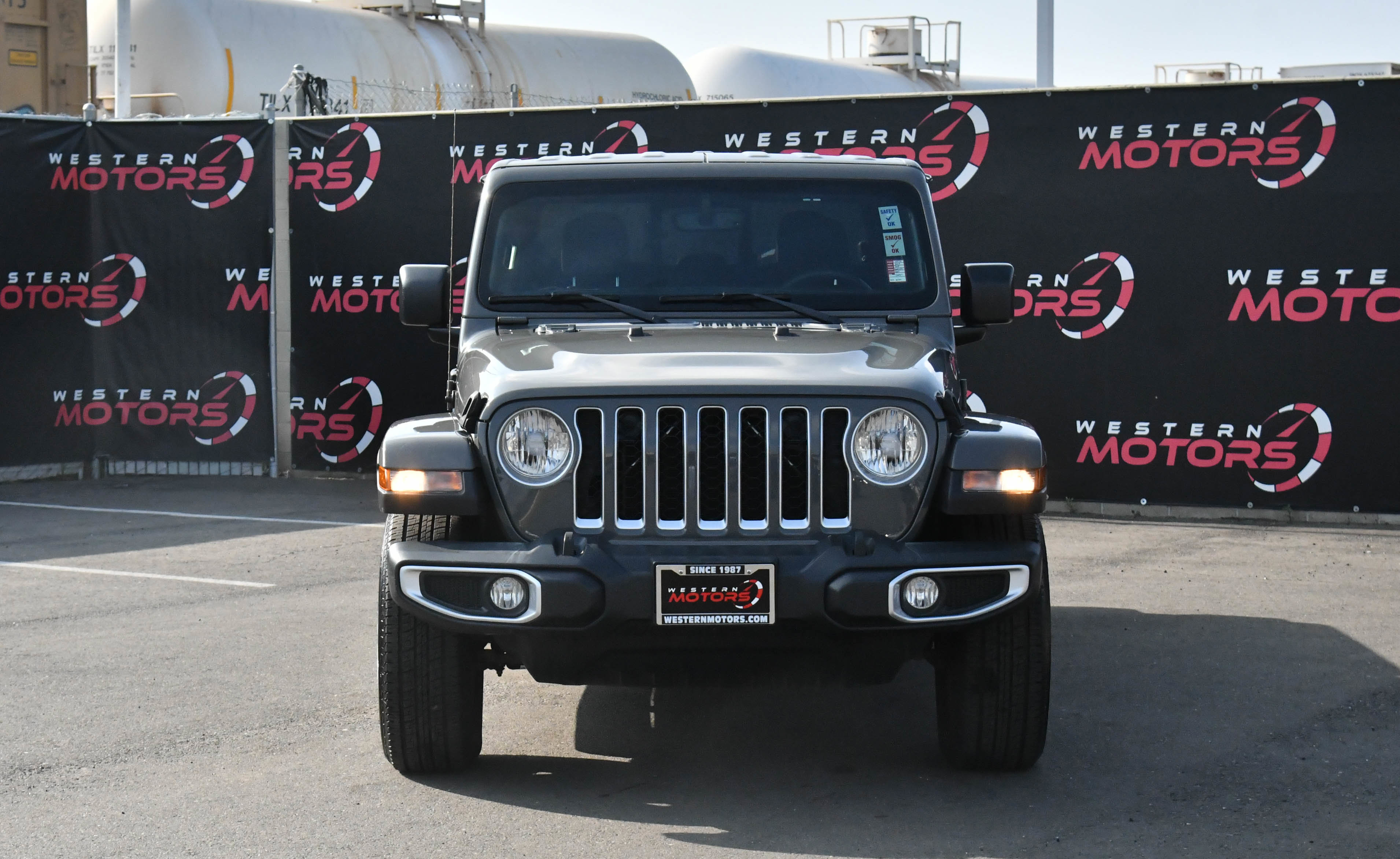 Used 2023 Jeep Gladiator Overland image 2