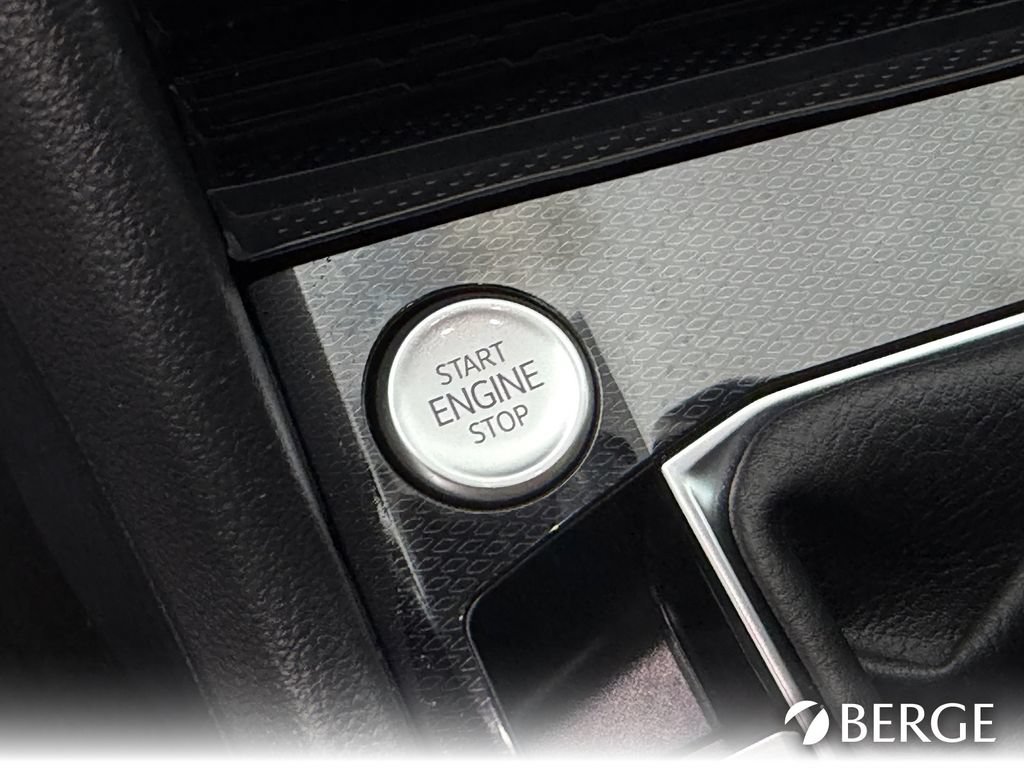 Used 2025 Volkswagen Taos SE FWD image 27