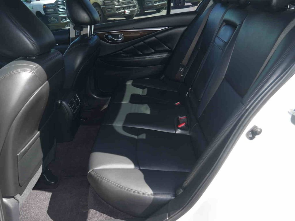 Used 2018 INFINITI Q50 Luxe w/ Cargo Package (L95) image 12
