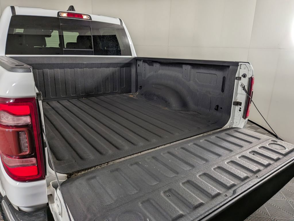 Used 2022 RAM 1500 Laramie AWD/4WD image 9