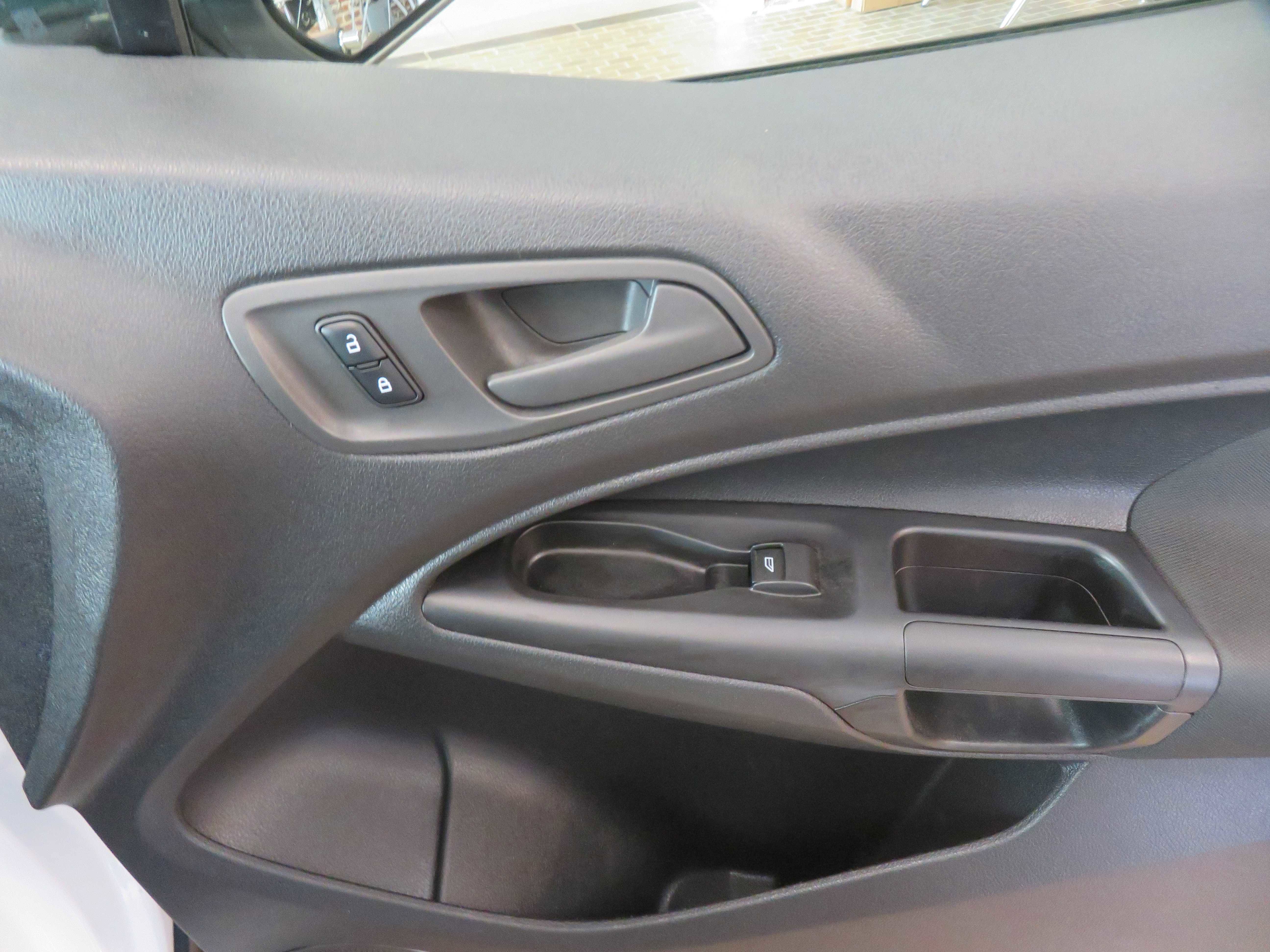 Used 2016 Ford Transit Connect XL image 23
