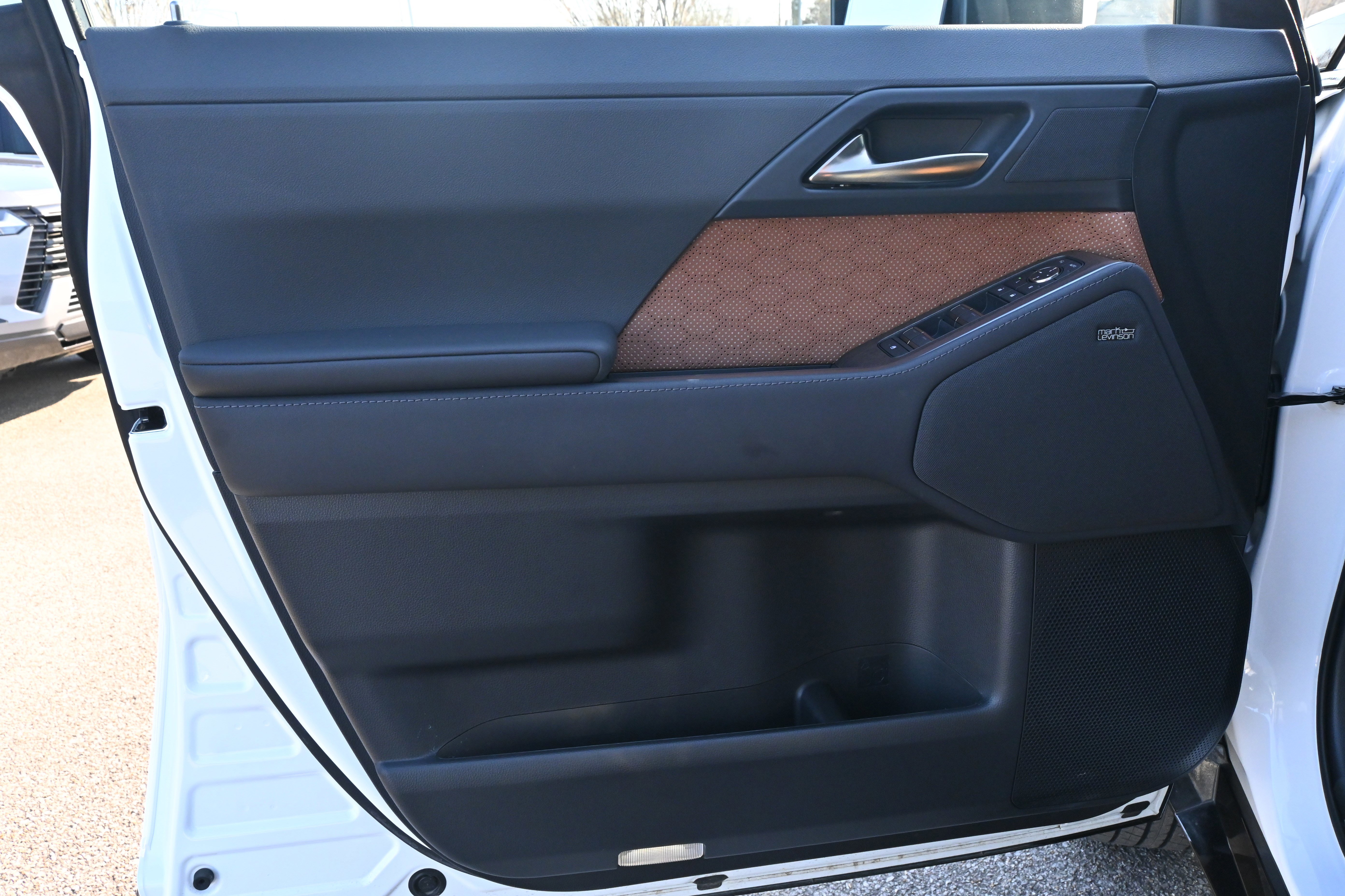 Used 2025 Lexus GX 550 GX 550 Luxury+ w/ Accessory Package (2T) image 31