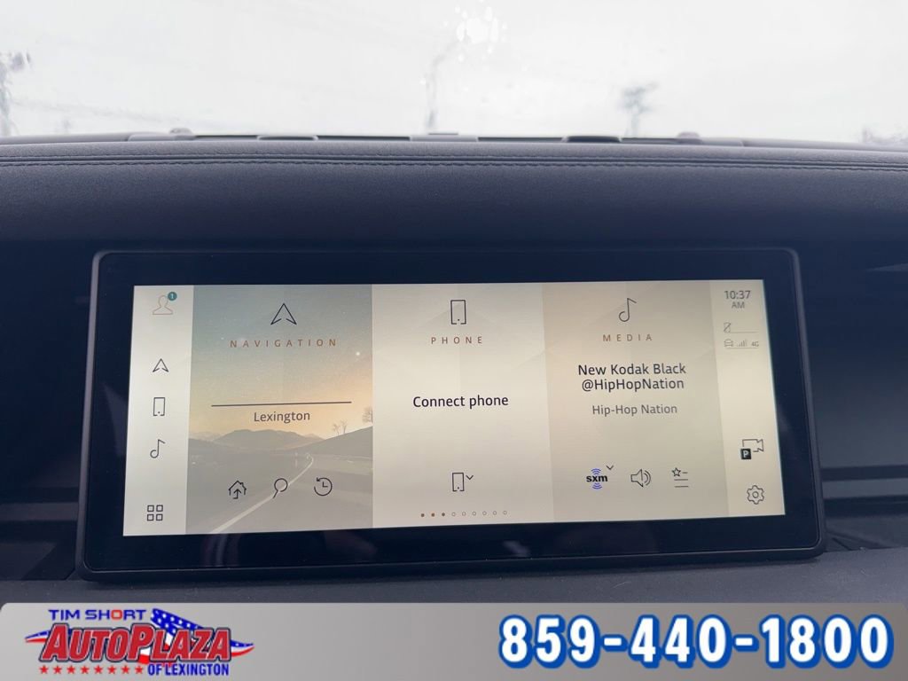 Used 2023 Land Rover Defender 110 X-Dynamic SE image 32