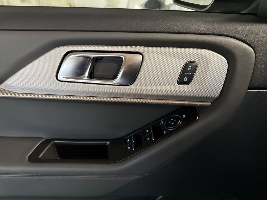 New 2026 Ford Explorer Active AWD/4WD image 15