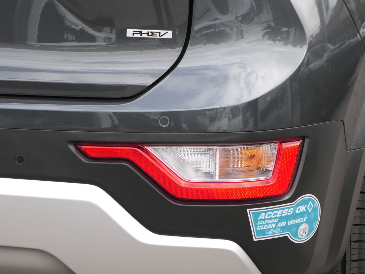 Used 2025 Kia Niro EX image 4