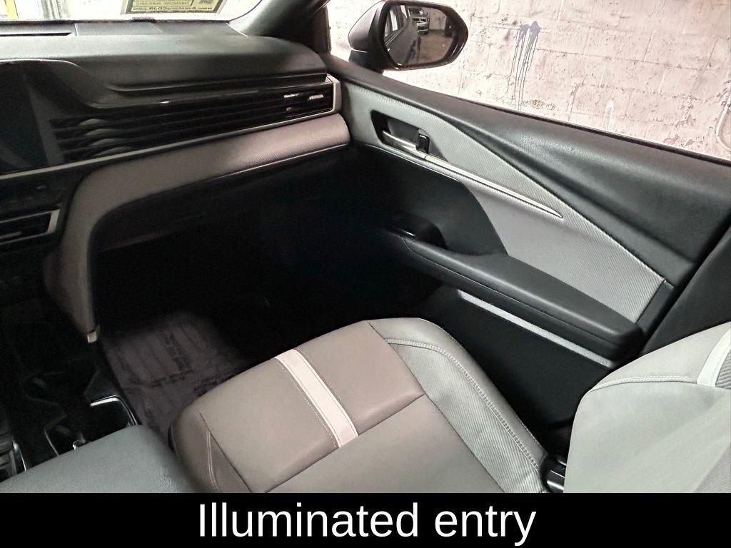 Used 2025 Toyota Camry SE w/ Convenience Package FWD image 11