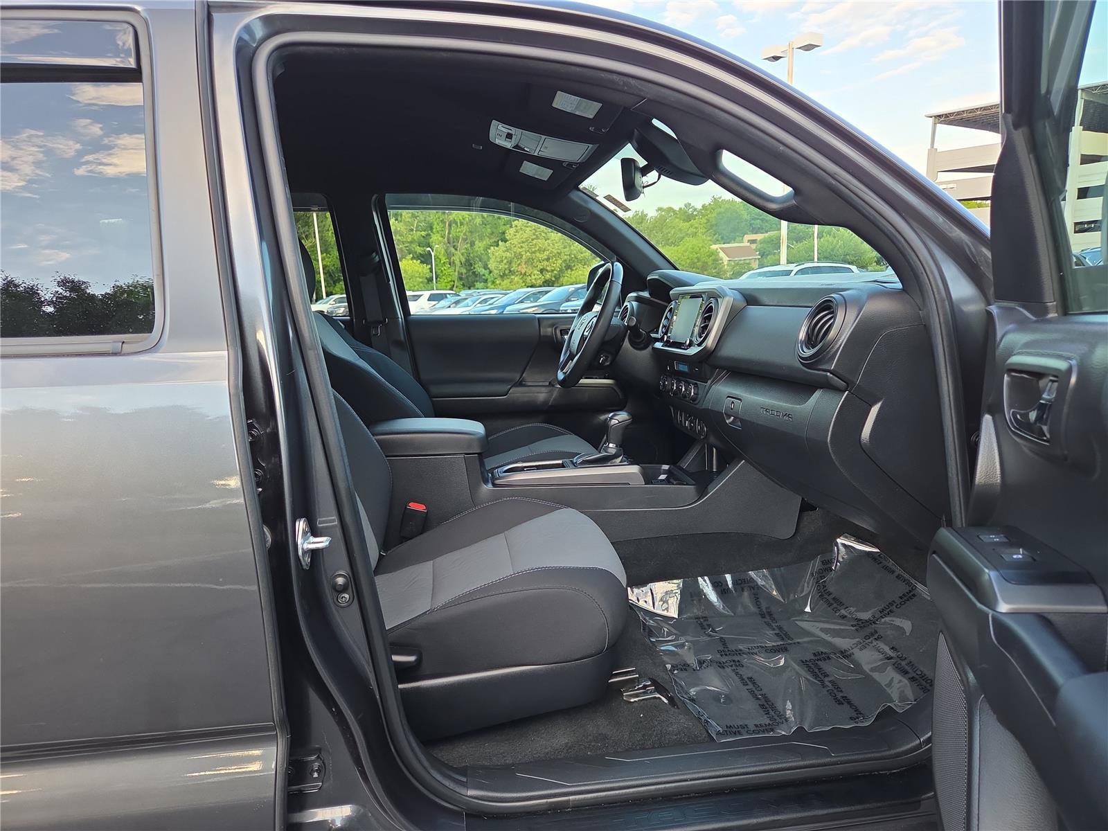 Used 2023 Toyota Tacoma TRD Sport AWD/4WD image 25