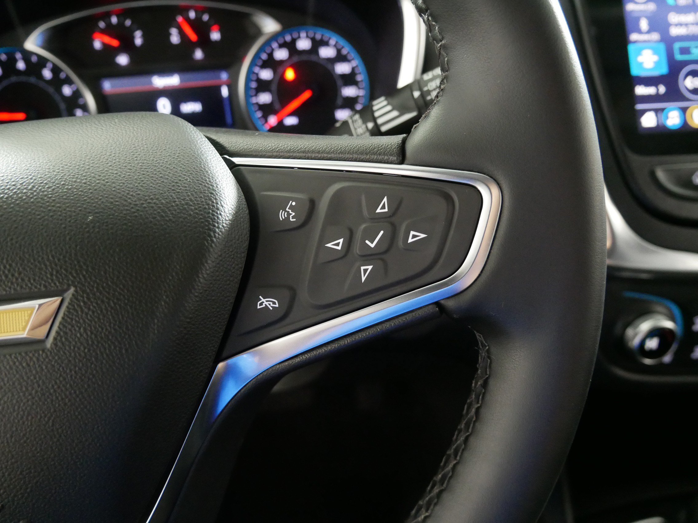 Used 2024 Chevrolet Equinox LT FWD image 28