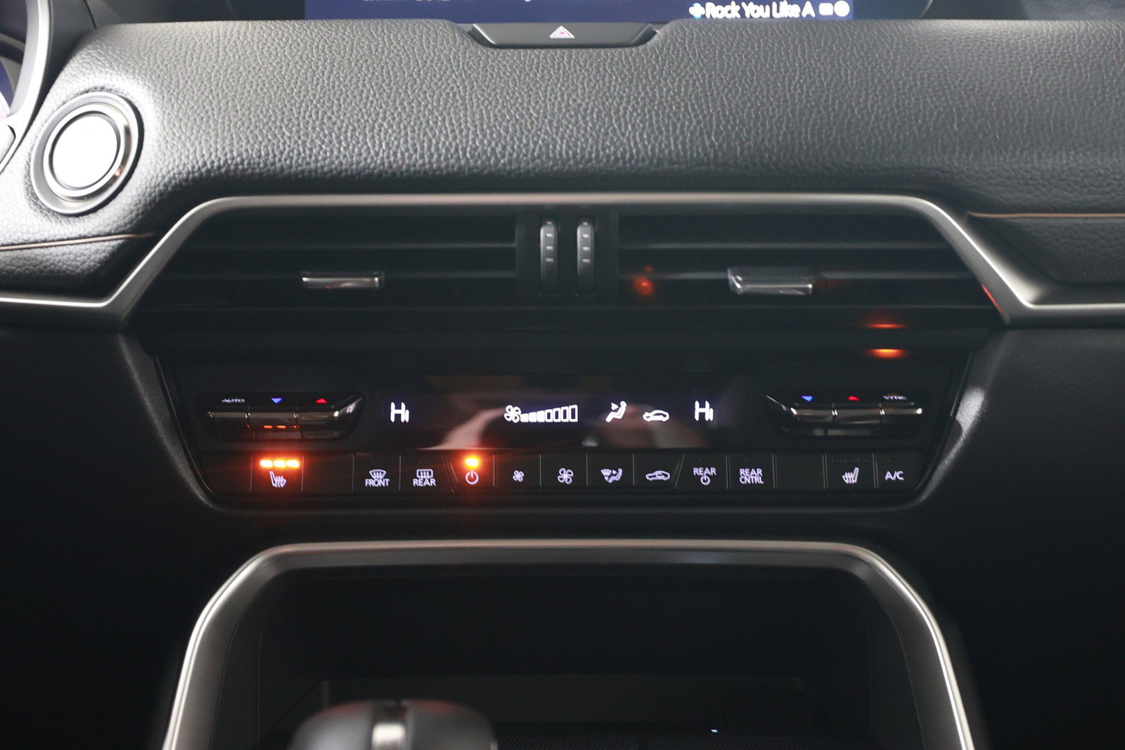 Certified 2024 MAZDA CX-90 Plug-In Hybrid w/ Premium Pkg image 24