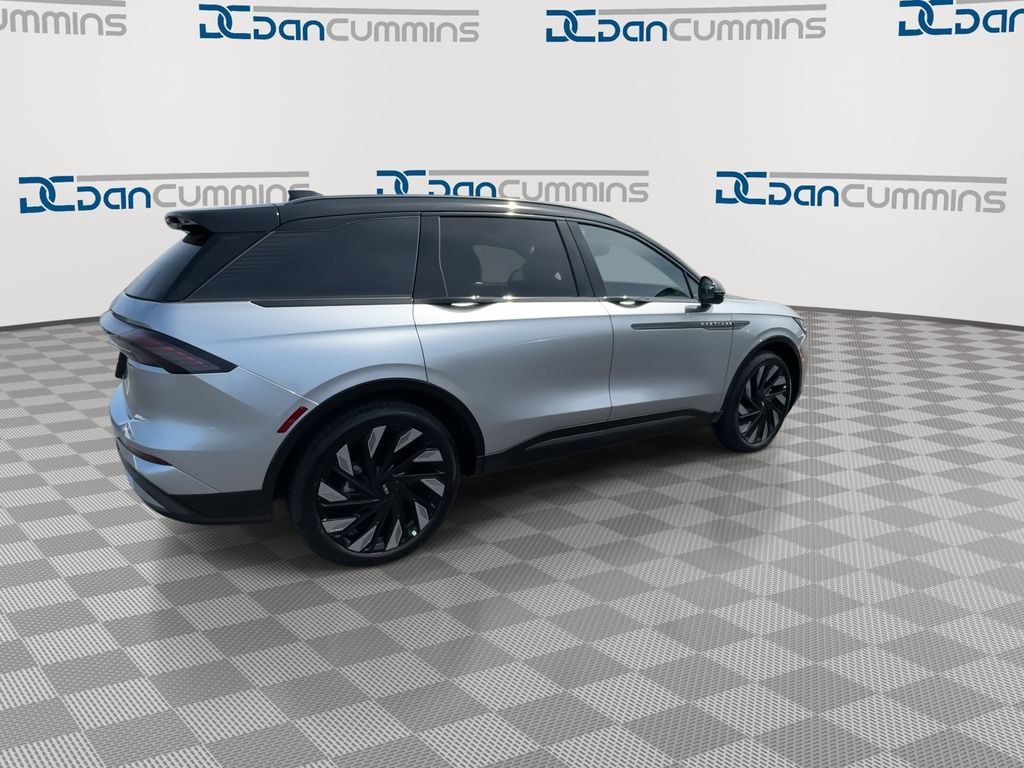 New 2026 Lincoln Nautilus Reserve w/ Jet Appearance Package AWD/4WD image 8