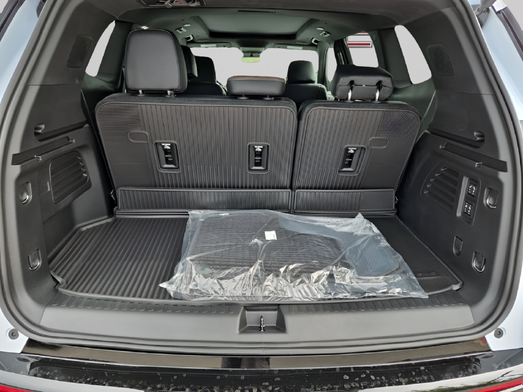 New 2027 GMC Acadia Denali Ultimate w/ LPO, Floor Liner Package AWD/4WD image 40